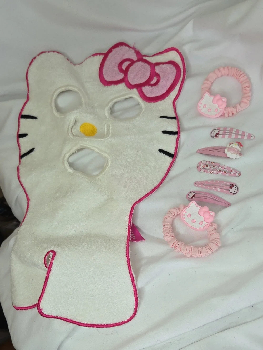 Hello Kitty washed includes face